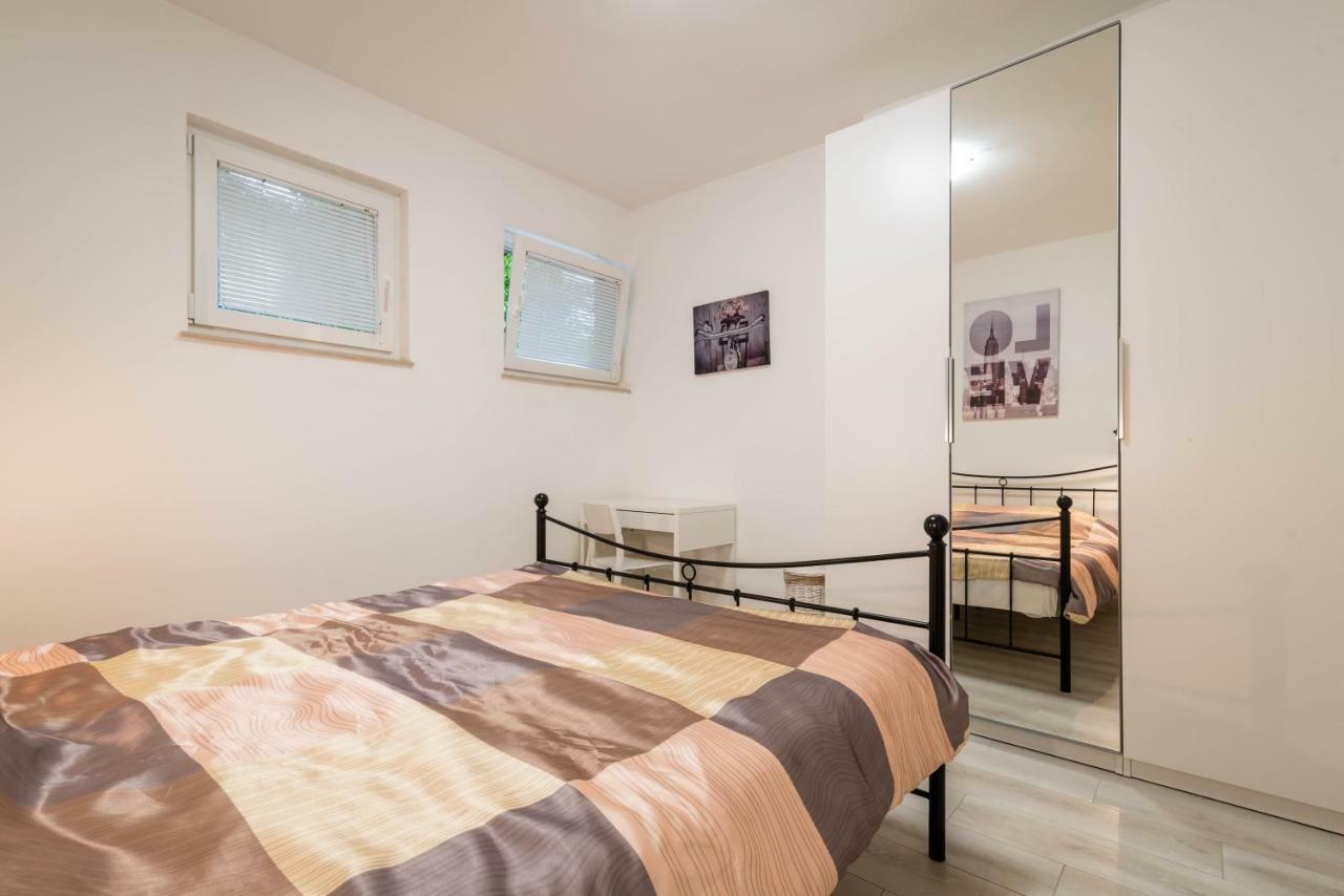 Апартаменти Apartman Paola Пула Екстер'єр фото